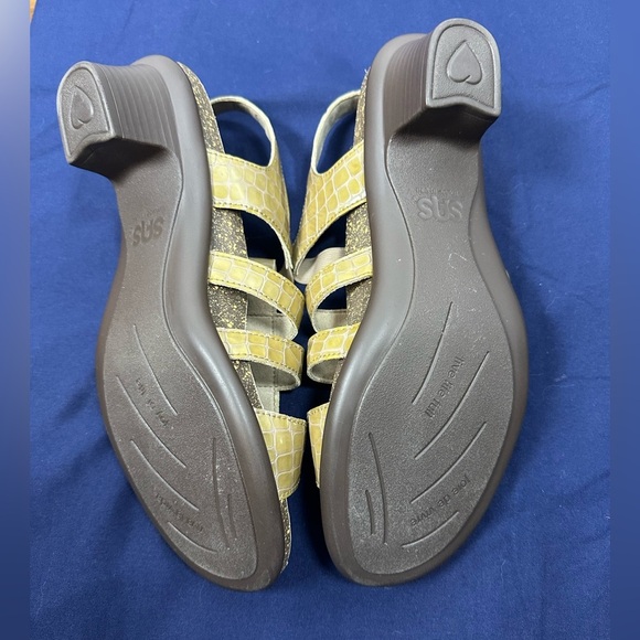 SAS Allegro Tan Sandals with Strappy Design and Cushioned Footbed Heeled - Picture 3 of 9